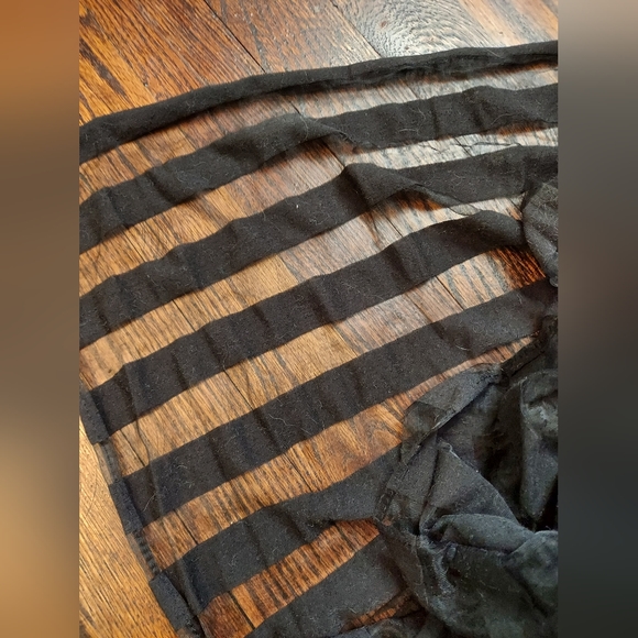 Black Scarf - Picture 3 of 4